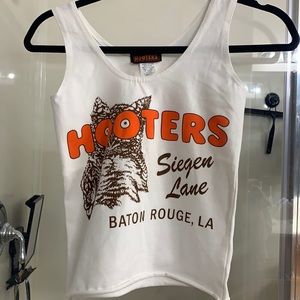 Hooters ladies tank top tow for $20